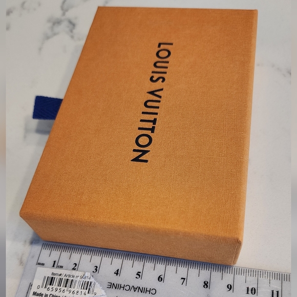 LOUIS VUITTON - Mini giftbox (Authentic) 2 - Picture 4 of 5
